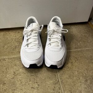 Women Nike Air max only worn twice